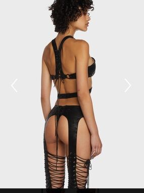 Darker Waves • Black Strappy Crop Top NWT